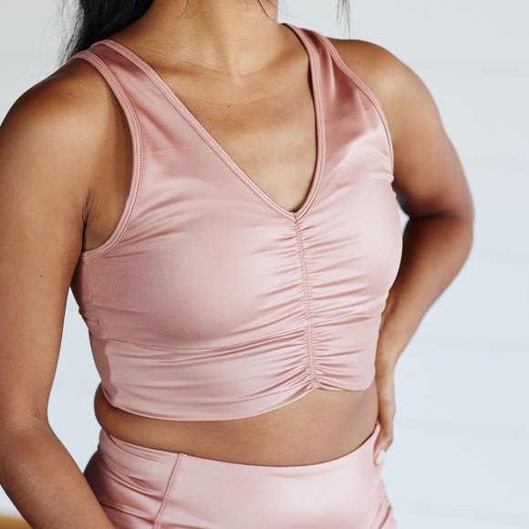 Sporty pink crop top with cups - Picture 1 of 4